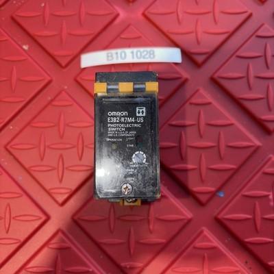 GUARANTEED! OMRON PHOTOELECTRIC SENSOR E3B2-R7M4-US