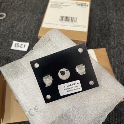 (4) Honeywell C7150B1004 Mixed Air Sensor, Duct or Discharge Air – New in Box