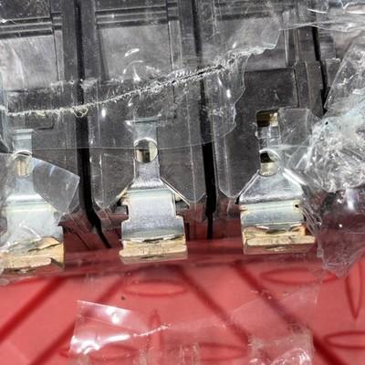 NIB – GE – THQB32020ST1 – 20A 3-Pole 240V Q-Line Miniature Circuit Breaker