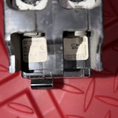 2 Lot – Square D QOB QOB2100 2 Pole 100 Amp 120/240 V Circuit Breaker AD-8753