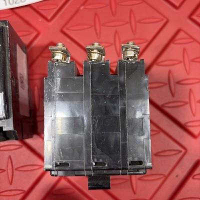 3 Lot -SQUARE D QOB QOB330 3 POLE 10KA 30 AMP CIRCUIT BREAKER YELLOW BOLT ON B#