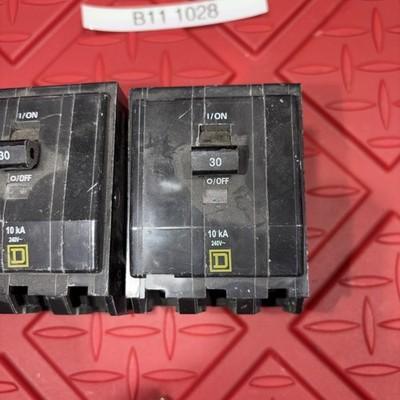 2 Lot – Square D – QOB330 – Mini Circuit Breaker, Qo, 30A, 3 Pole, 120/240Vac