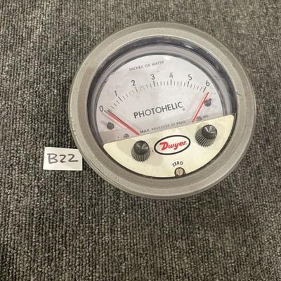 Dwyer Photohelic Series A3000 Pressure Gauge/Switch 120V AC, 10A, 25 PSIG Type 2