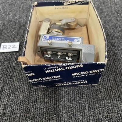NEW Honeywell Micro Switch DTE6-2RN2 Top Roller Actuator Limit Switch