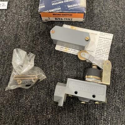 MICRO SWITCH HONEYWELL BZE6-2RN2 15A-125, 250 OR 480 VAC; 2A-600 VAC