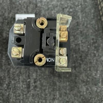 ALLEN BRADLEY 800T-PA16 SER B PUSH BUTTON