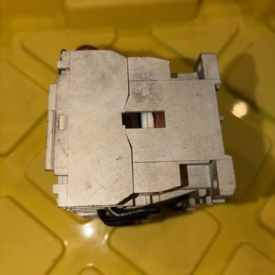 Cutler Hammer CE55BN3 Contactor Series B1