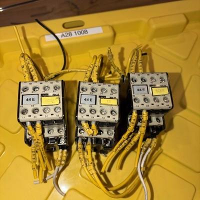 AEG SH 8 563-86 20 Amp 600 Vac Contactor 28 V 60 HZ LOT OF 3