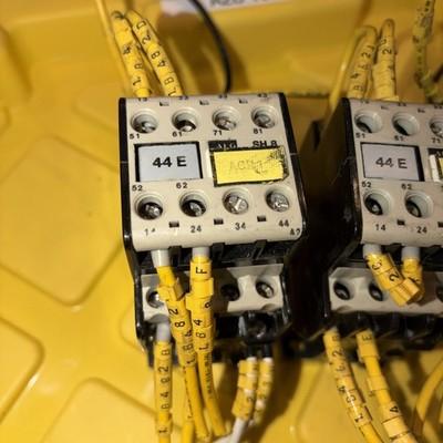 AEG SH 8 563-86 20 Amp 600 Vac Contactor 28 V 60 HZ LOT OF 3