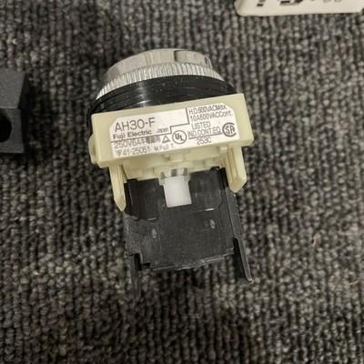 (4) FUJI ELECTRIC AH30 FG10 GREEN PUSH BUTTON