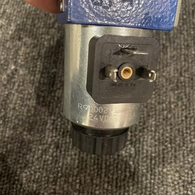 Rexroth R901160766 Solenoid Valve R90021389 + R900174537