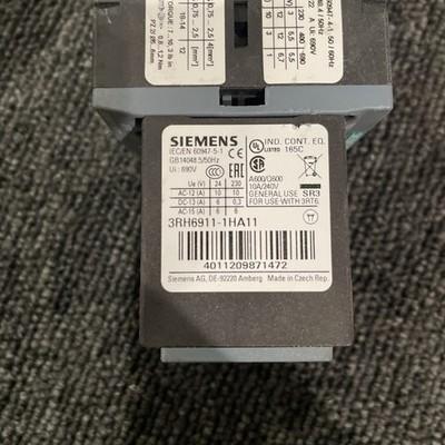SIEMENS 3RT6017-1AF01 Contactor + 3RH6911-1ha11 Attached
