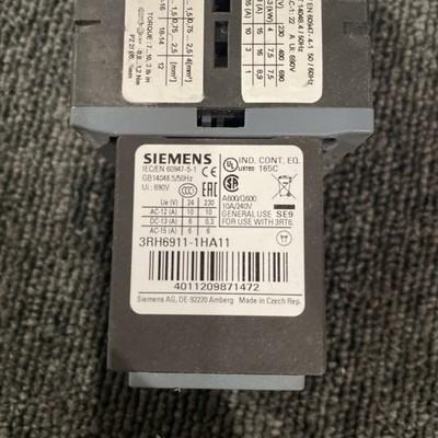 SIEMENS 3RT6018-1AF01 Contactor + 3RH6911-1ha11 Attached
