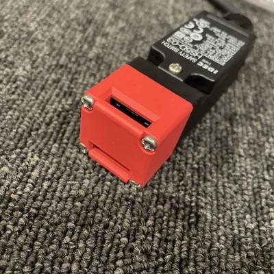 IDEC HS5D-03 Safety Switch