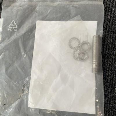 Allen-Bradley 871TM-M6NP12-D4 Proximity Sensor Ser C