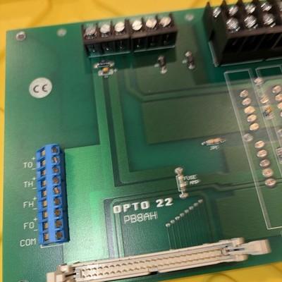 OPTO 22 PB16AH / PB16AH (NEW IN BOX)