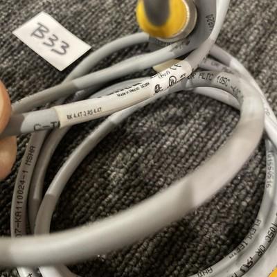 Banner Engineering Corp. T18GRYPQ Indicator Light + Turck RK 4.4t-2rs-4.4t Cable