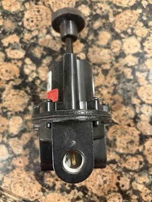 PARKER R230-03B 3/8″ Precision Regulator 0-30 PSI No Hardware