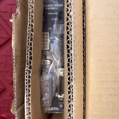 New In Box VEXTA AID150A-C Orientalmotor AC Servo Driver