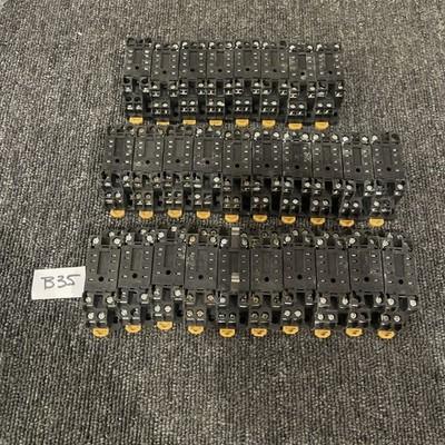 (28) Omron PYF08A-E Relay Socket