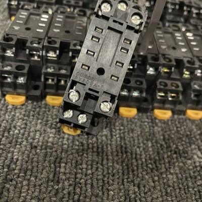 (28) Omron PYF08A-E Relay Socket