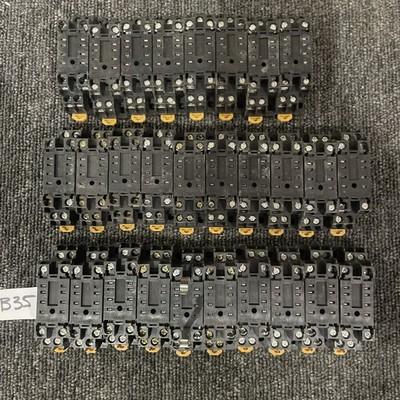 (28) Omron PYF08A-E Relay Socket