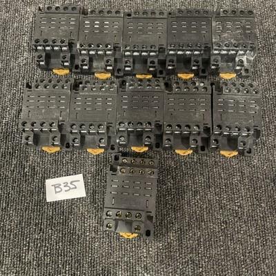(11) Omron PTF14A-E Relay Socket