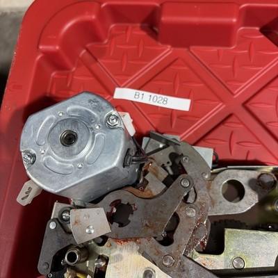 NEW GE POWER BREAK ll 2 CIRCUIT BREAKER 120V MOTOR OPERATOR SPE120