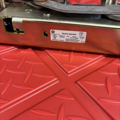 NEW GE POWER BREAK ll 2 CIRCUIT BREAKER 120V MOTOR OPERATOR SPE120