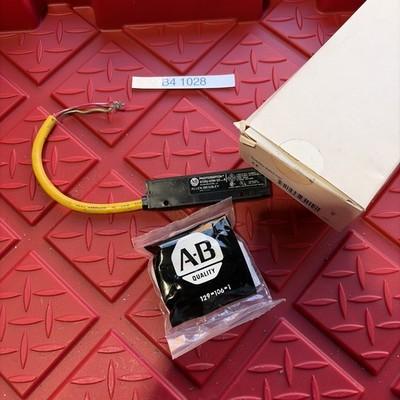 Allen-Bradley 42SRU-6204-QD Series B Photoelectric Sensor NO WASHERS USED