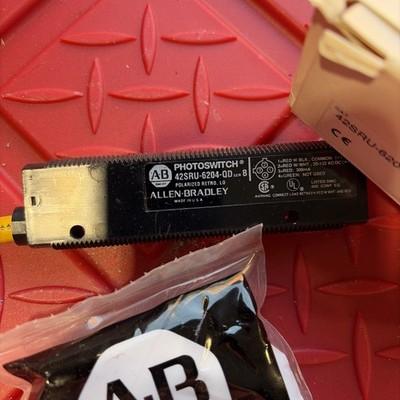 Allen-Bradley 42SRU-6204-QD Series B Photoelectric Sensor NO WASHERS USED