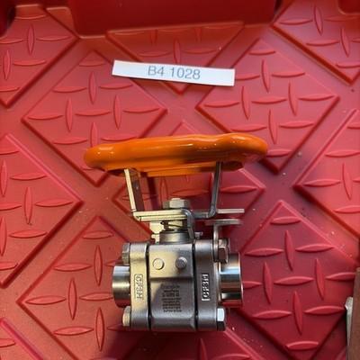 Swagelok SS-S63PF8-JLK Manual Stainless Threaded Ball Valve 1/2in Npt