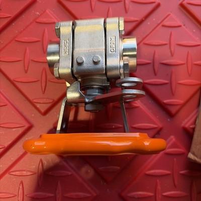 Swagelok SS-S63PF8-JLK Manual Stainless Threaded Ball Valve 1/2in Npt