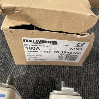 (2) ITALWEBER IW 1543100 Fuse NH00 HRC GR 100A 690V Fuse