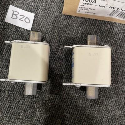 (2) ITALWEBER IW 1543100 Fuse NH00 HRC GR 100A 690V Fuse