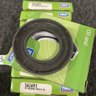 (13) SKF 562693 / 562693 Oil Seal (NEW IN BOX)