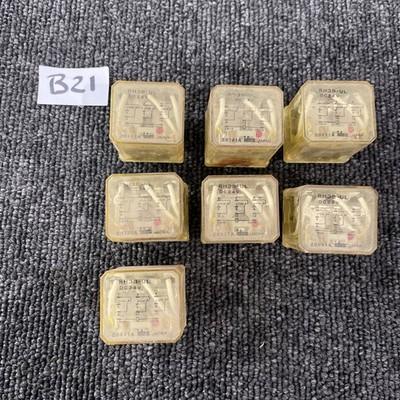 (7) IDEC RH3B-UL AC120V Relay