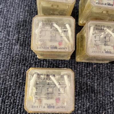 (7) IDEC RH3B-UL AC120V Relay