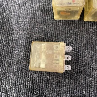 (7) IDEC RH3B-UL AC120V Relay
