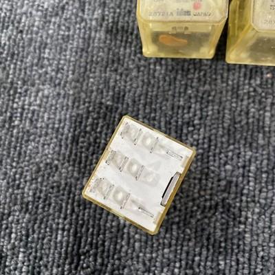 (7) IDEC RH3B-UL AC120V Relay