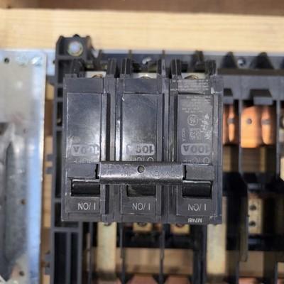 1- 100AMP & 20 – 20AMP GE Bolt one Breakers