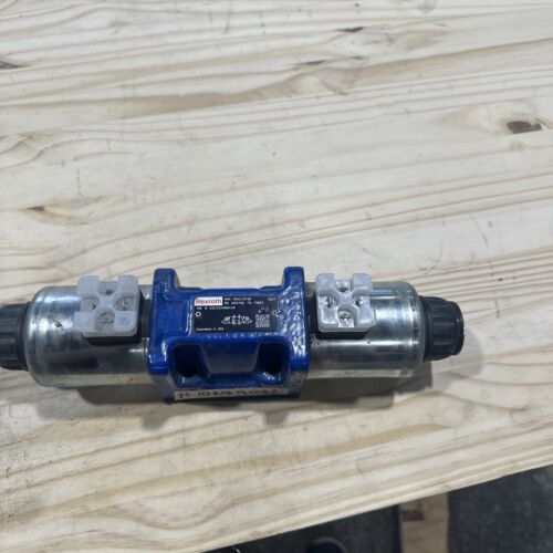 thumbnail image 2 of Omron E3S-CL2 Diffuse Photoelectric Sensor – NEW Factory Sealed Fast Ship 2 of 3