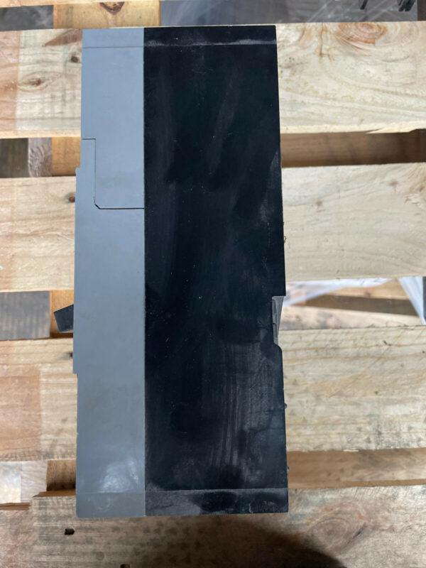 SIEMENS FXD63B150 SER. B SENTRON SERIES FXD6-A 3P/150A CIRCUIT BREAKER