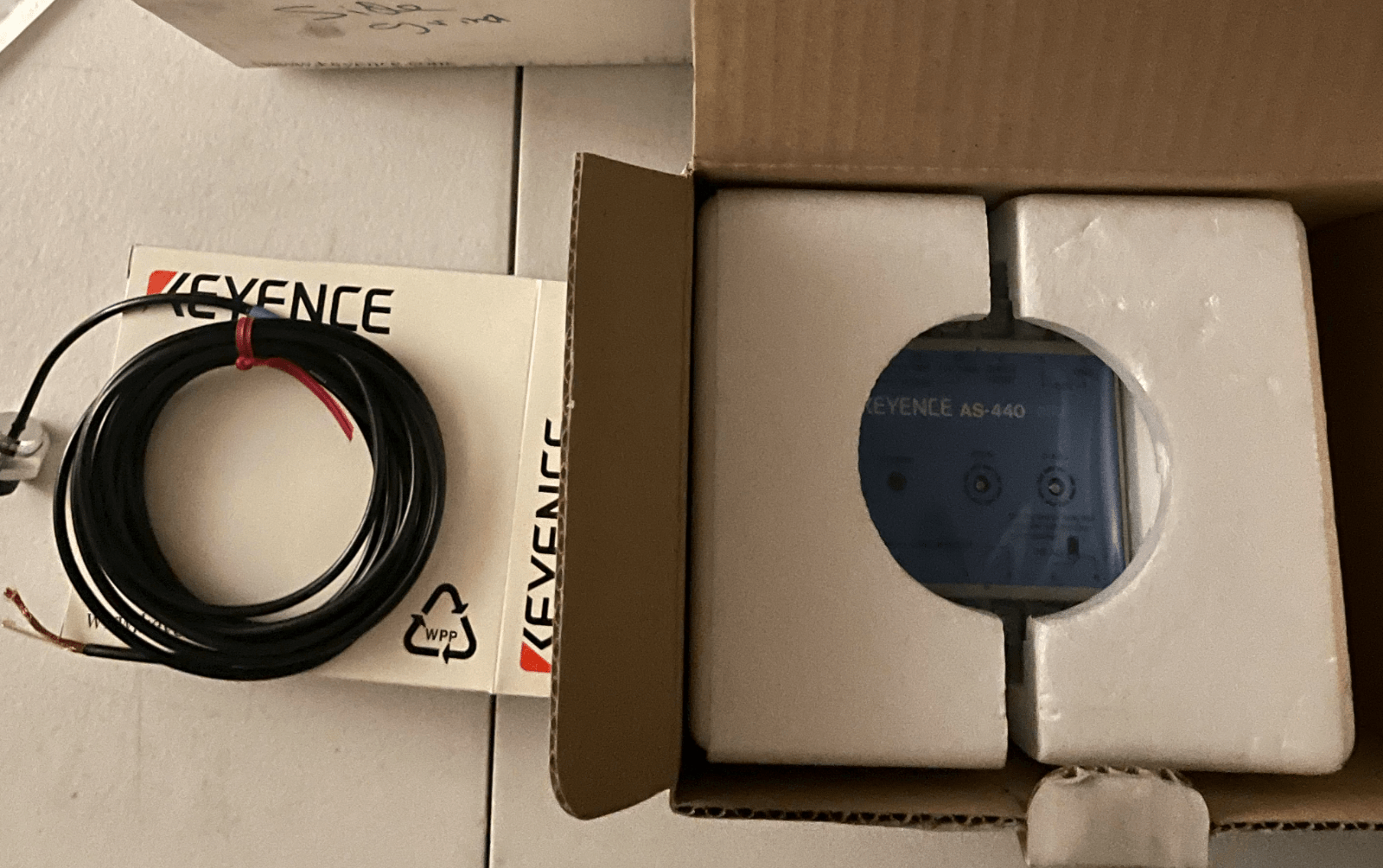 KEYENCE AS-440-05U OPTICAL FIBER AMPLIFIER + AH16