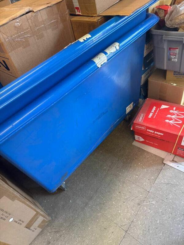 USED Local PICK UP! Poly Box Truck – 20 Bushel, Blue H-1956BLU 52 x 37 x 36″