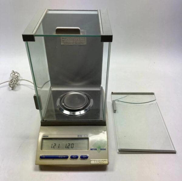Mettler Toledo AB204 Analytical Balance Scale For Parts Untested + Broken glass
