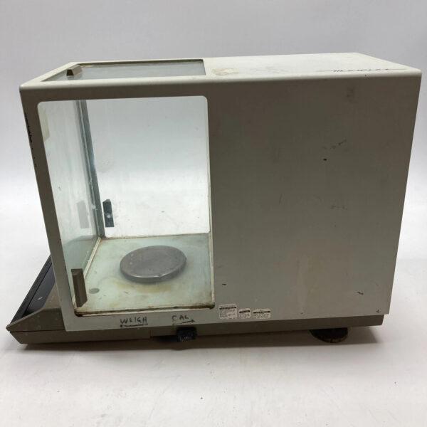 Mettler AE100 Analytical Balance Scale FOR PARTS Powers, cracks below scale dish