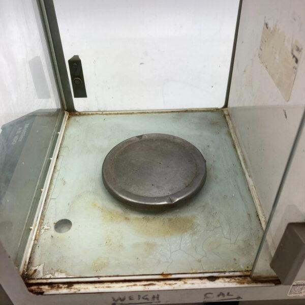 Mettler AE100 Analytical Balance Scale FOR PARTS Powers, cracks below scale dish