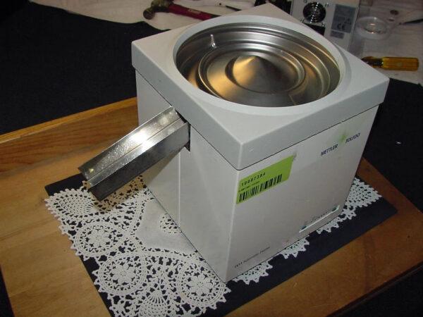 Mettler Toledo LV11 Automatic Feeder, Powers Up Does Not Vibrate, Parts / Repair