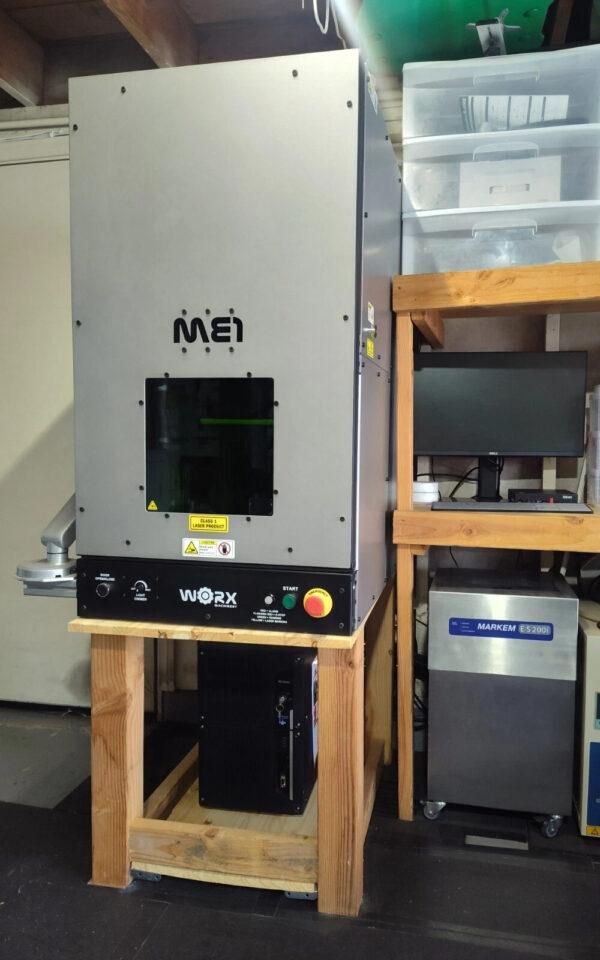 KEYENCE MD-U1020C 3-AXIS MARKING LASER w/ WORX ME1 ENCLOSURE & FUME EXTRACTOR
